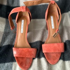 & other stories sandal in suede coral size 40 (9) 3 inch heel